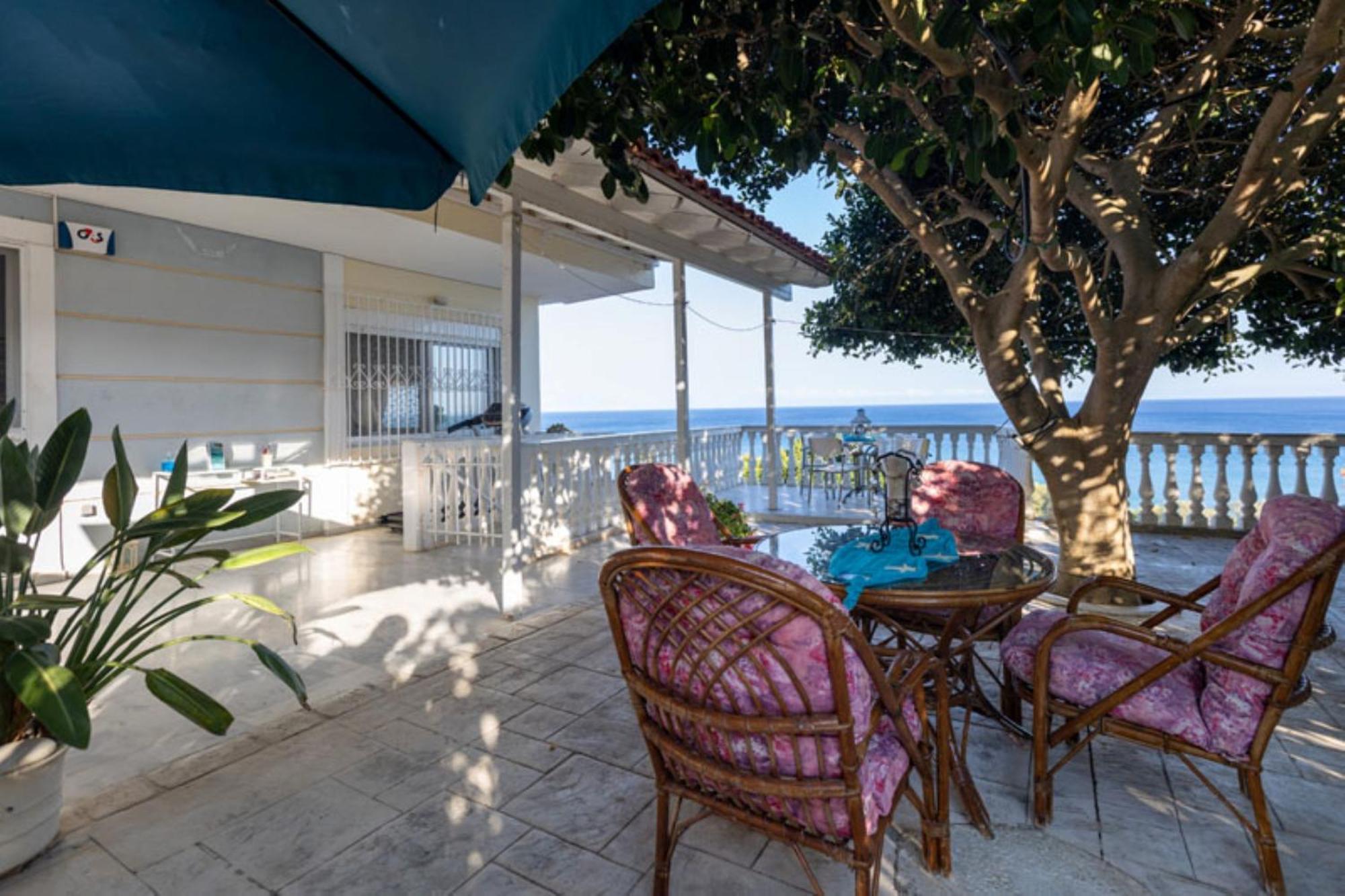 Отель Pansion Koroni L'Antic Экстерьер фото