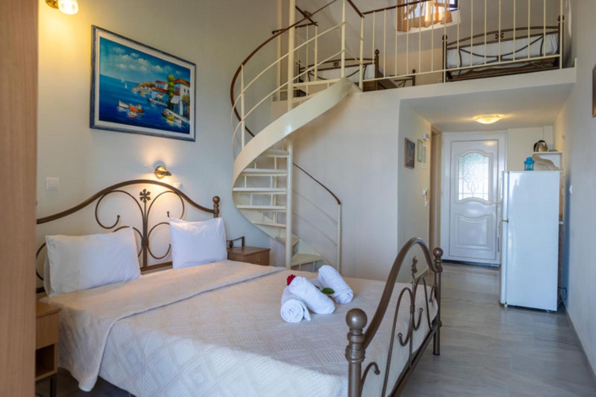 Отель Pansion Koroni L'Antic Экстерьер фото