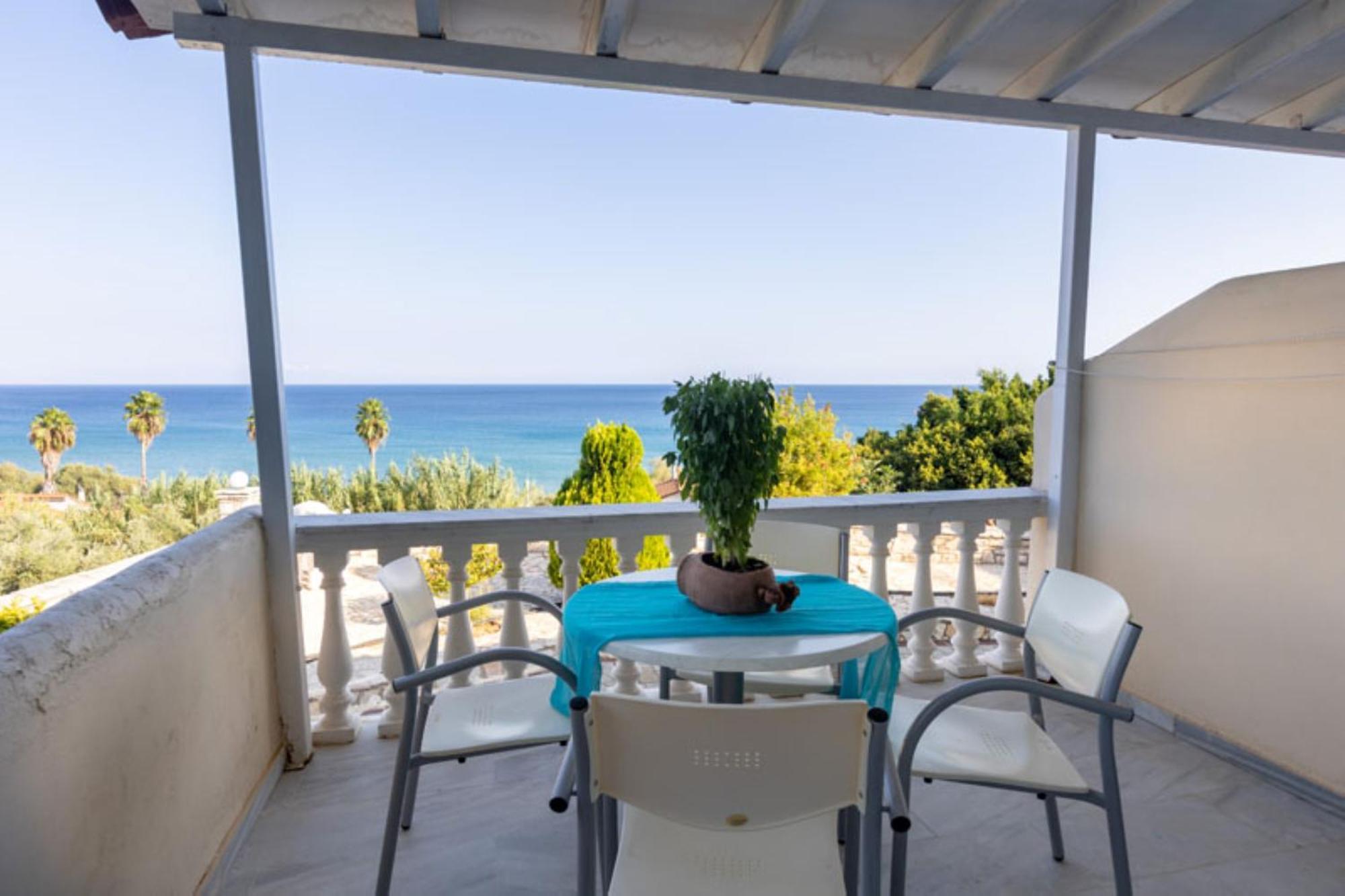 Отель Pansion Koroni L'Antic Экстерьер фото