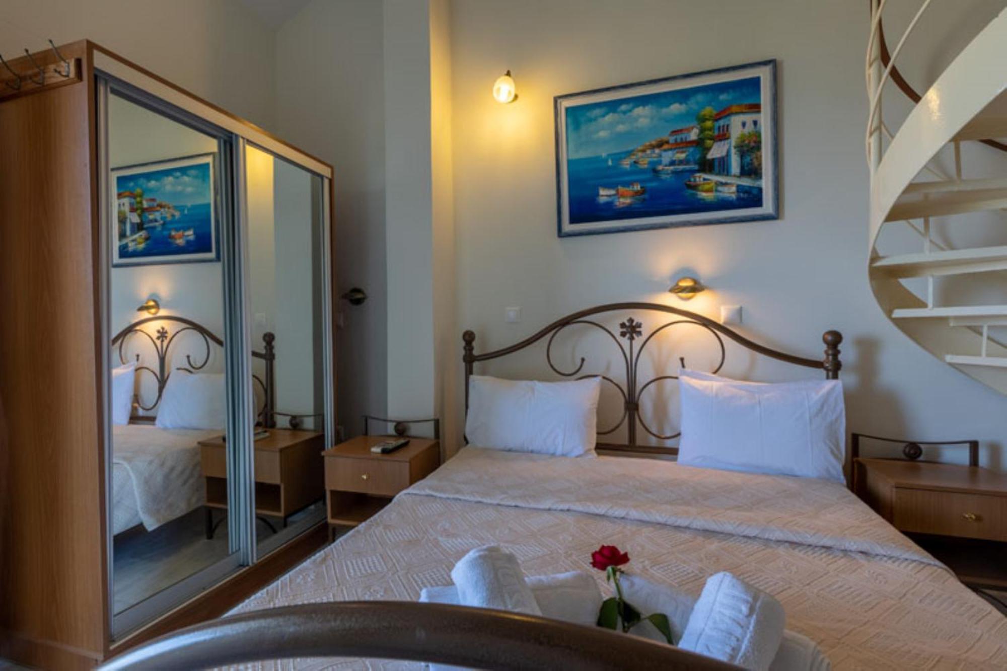 Отель Pansion Koroni L'Antic Экстерьер фото